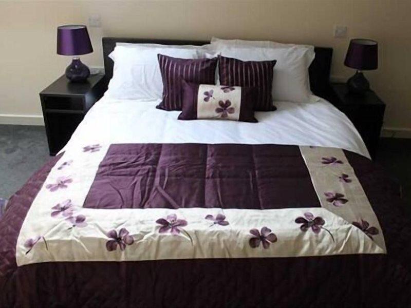 We Three Loggerheads Hotell Gwernymynydd Eksteriør bilde