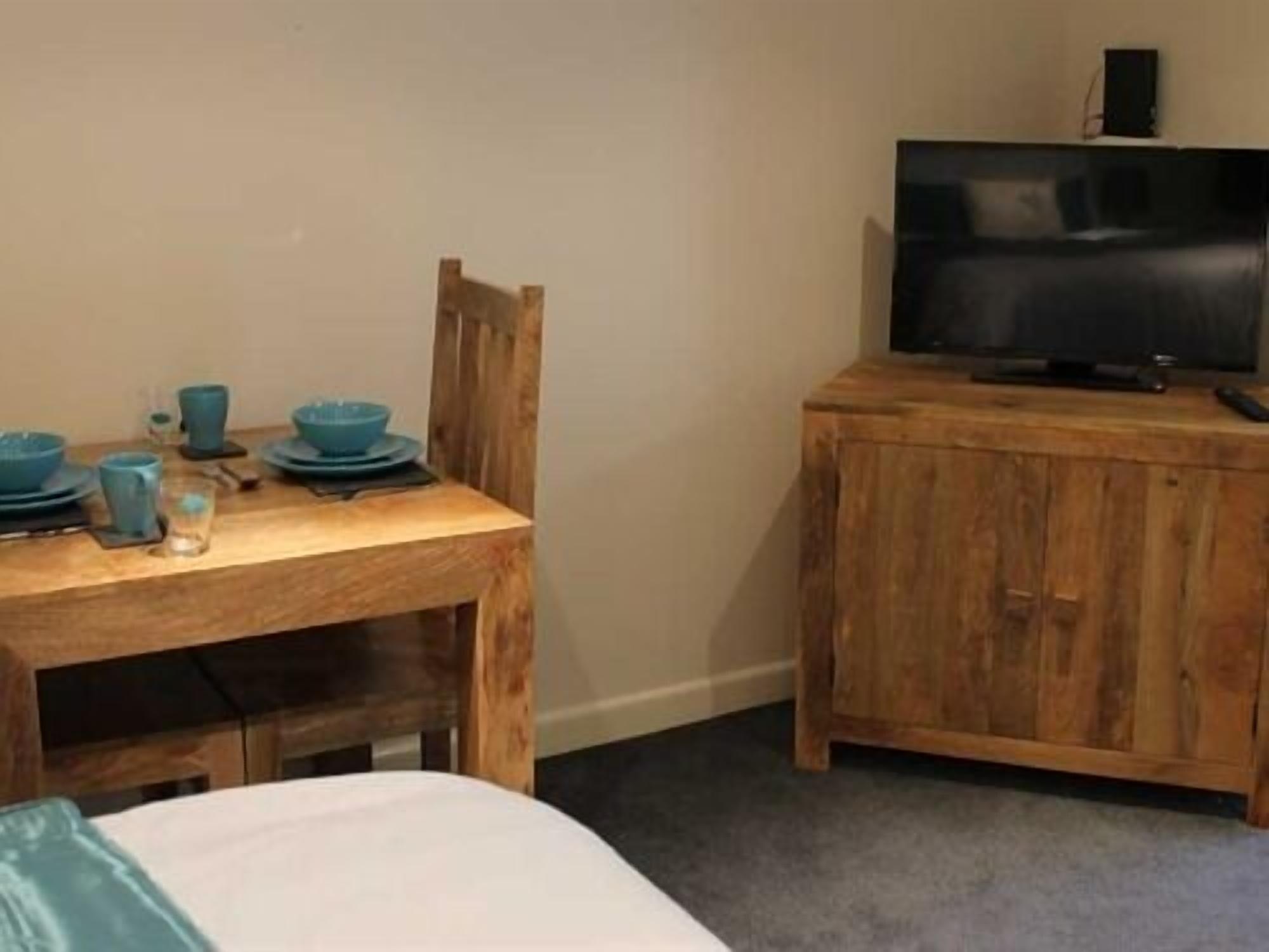 We Three Loggerheads Hotell Gwernymynydd Eksteriør bilde